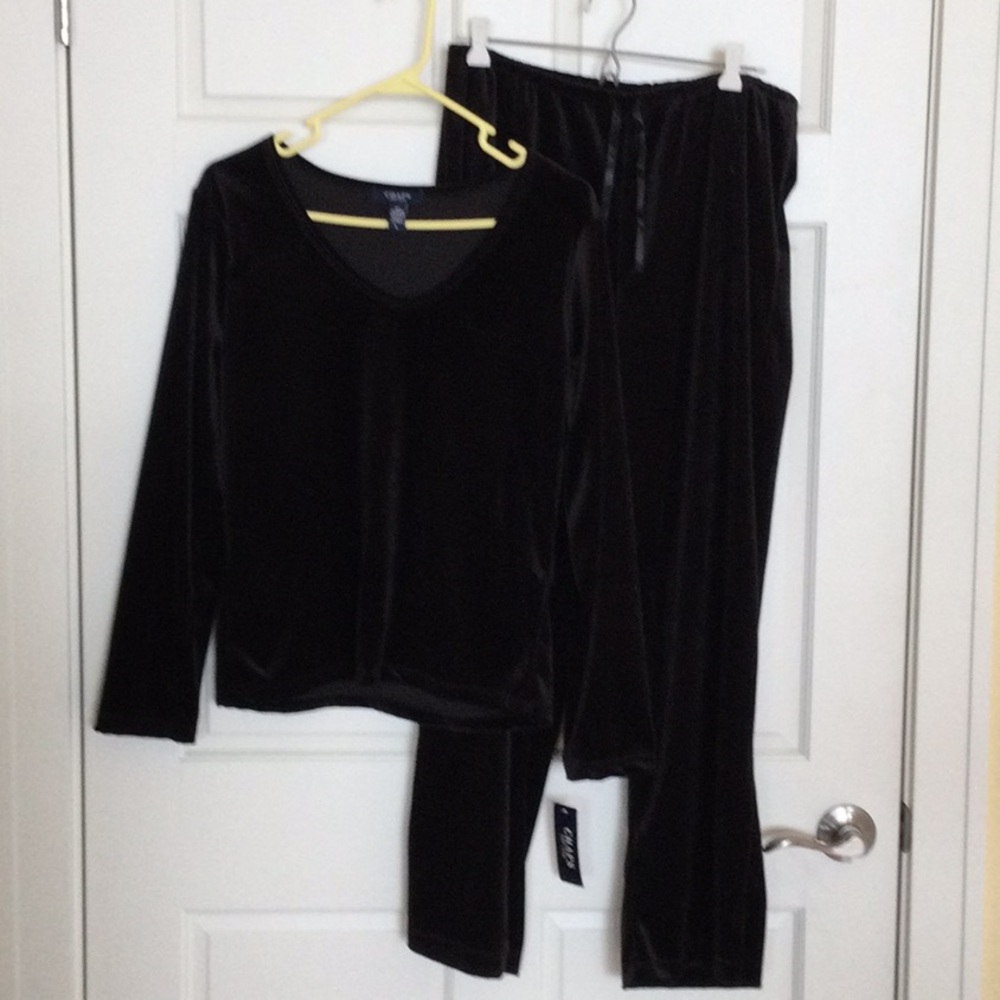 Chaps 2 pc velour top & pants size L NWT
